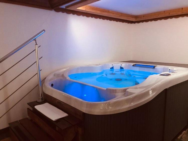 Hotel Athena Brides-les-Bains Exterior foto